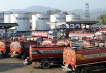 इन्धनमा लाग्दै आएको कर ५० प्रतिशत घटाउन संसदीय समितिको निर्देशन